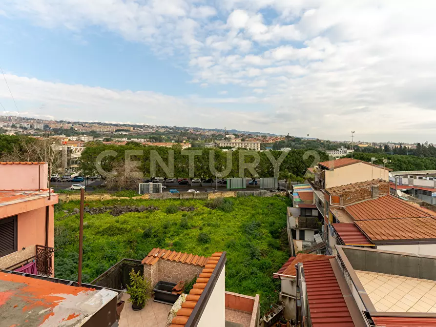 Immagine 35 di Pentalocale in vendita  in Via Edmondo de Amicis 62 a Catania