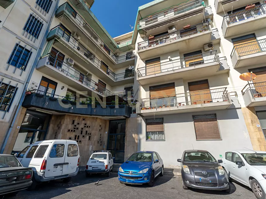 Immagine 10 di Pentalocale in vendita  in Via Fiume 12 a Catania