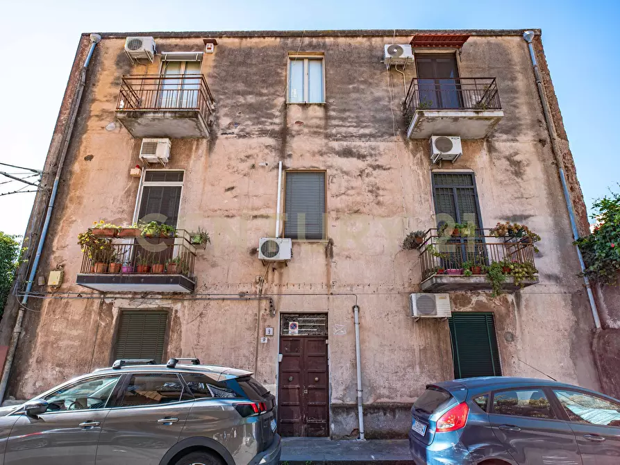 Immagine 1 di Bilocale in vendita  in Via Trecastagni 9 a Catania
