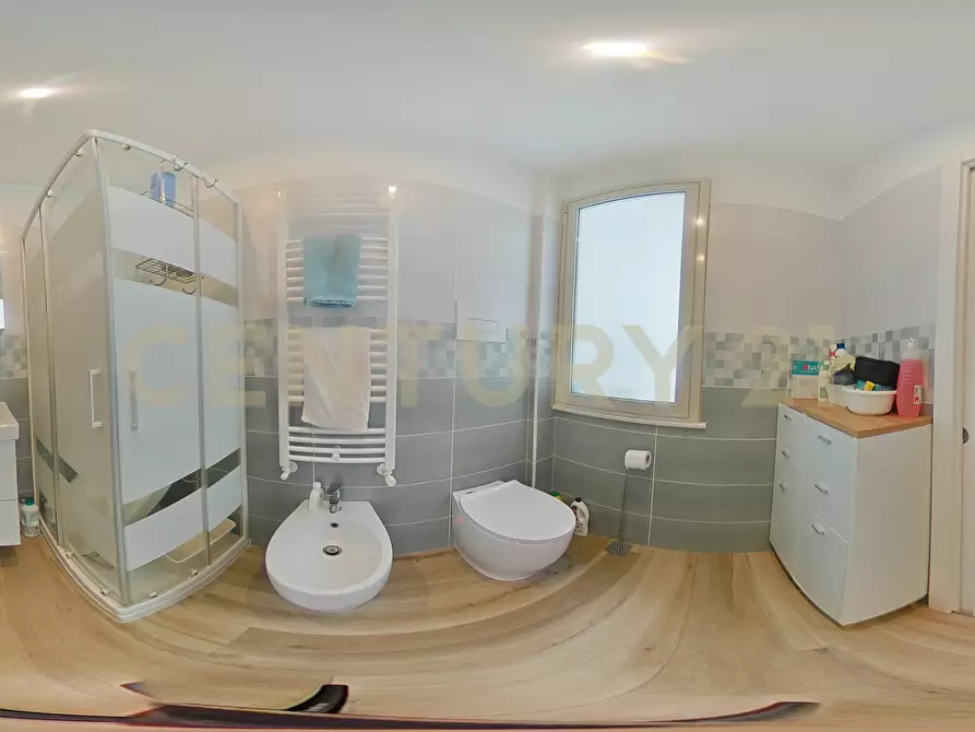 Immagine 57 di Quadrilocale in vendita  in Via Ludovico Ariosto 27 a Acireale