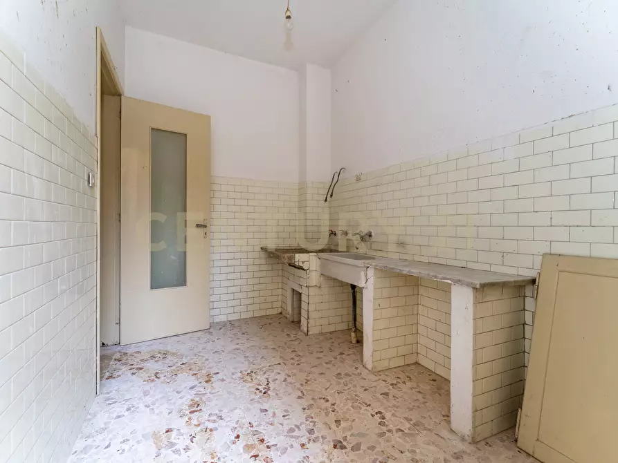 Immagine 36 di Pentalocale in vendita  in Via Principe Umberto 397 a Augusta