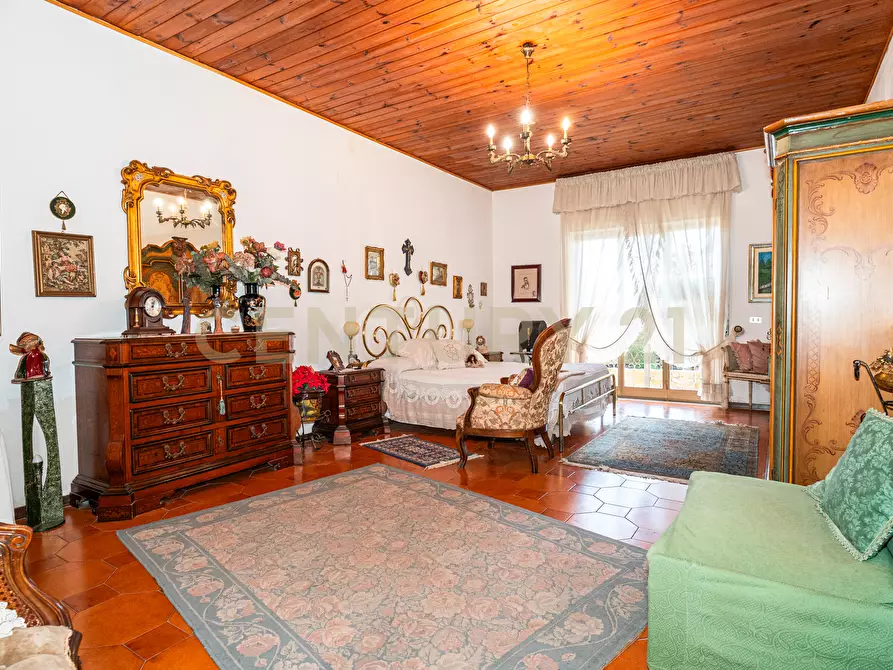 Immagine 16 di Pentalocale in vendita  in Via Pulei 49A a Mascalucia