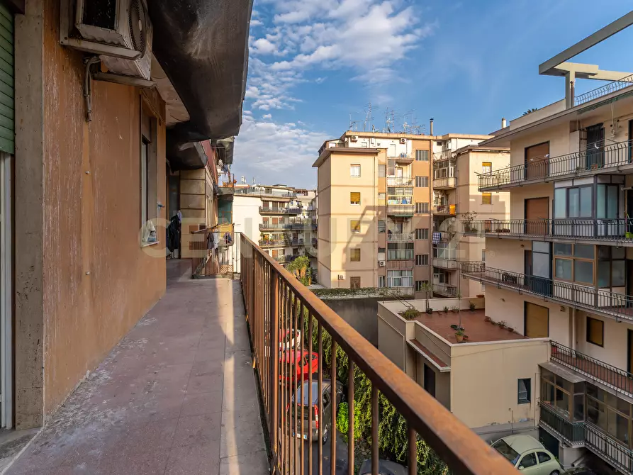 Immagine 50 di Pentalocale in vendita  in Viale Andrea Doria 13 a Catania