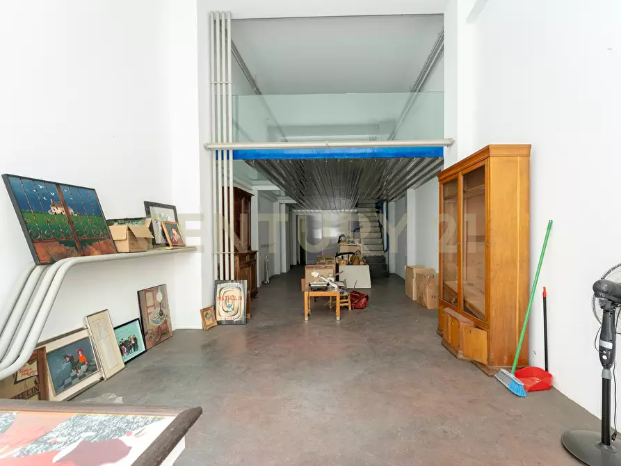 Immagine 20 di Locale commerciale in affitto  in Via Francesco Riso 72/C a Catania