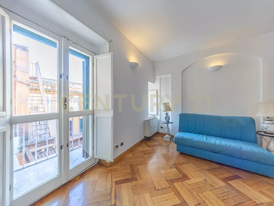 Immagine 49 di Pentalocale in vendita  in Via della Croce 71 a Roma