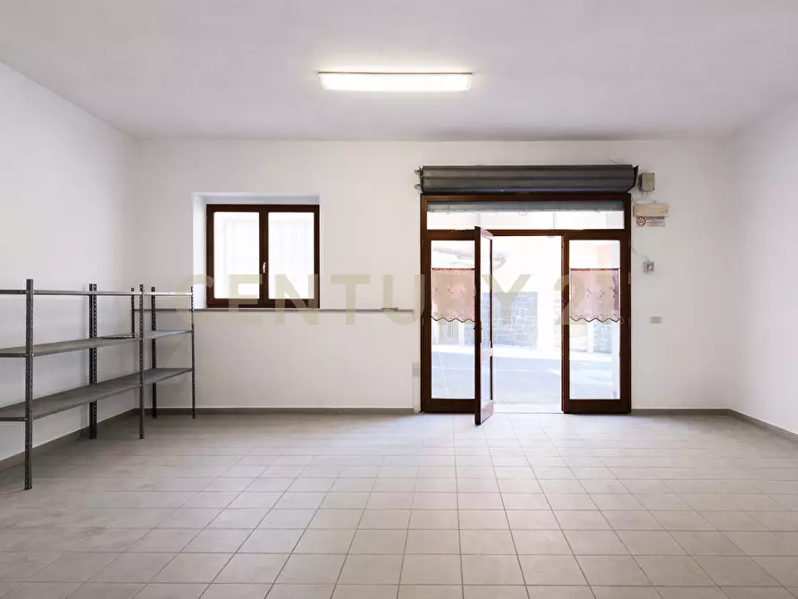 Immagine 1 di Locale commerciale in vendita  in Via Adua 69 a Abbadia San Salvatore
