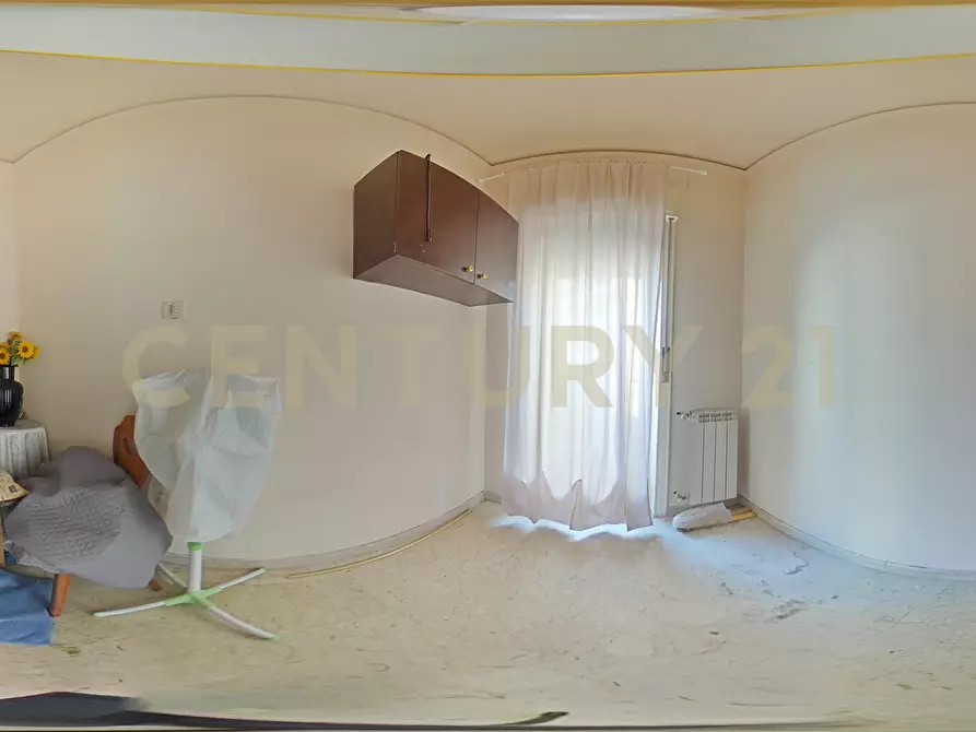 Immagine 54 di Pentalocale in vendita  in Via Fratelli Bandiera 13 a Gravina Di Catania