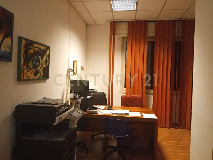 Immagine 31 di Ufficio in vendita  in Via Nazionale 51 a Camporotondo Etneo