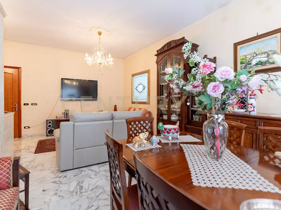 Immagine 37 di Pentalocale in vendita  in Piazza Giovanni Longo 122 a Misterbianco