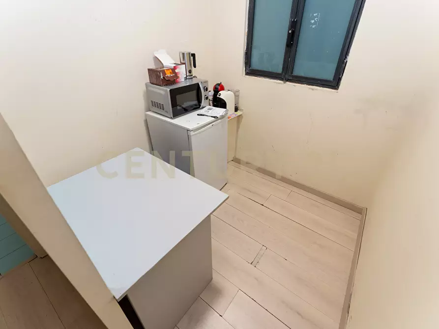 Immagine 23 di Locale commerciale in vendita  in Corso delle Province 23 a Catania