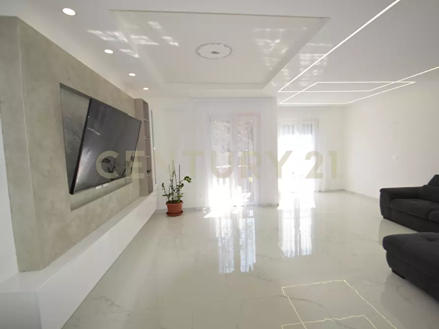 Immagine 9 di Pentalocale in vendita  in Via Senese 173/A a Grosseto