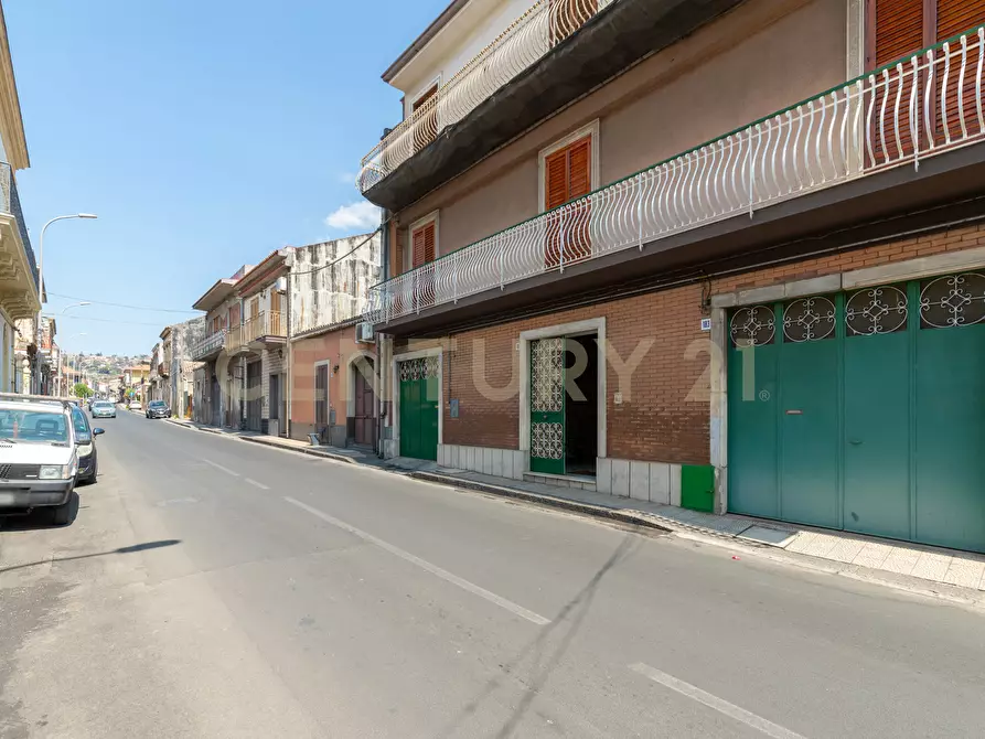 Immagine 5 di Pentalocale in vendita  in Via Vittorio Emanuele 181 a Viagrande