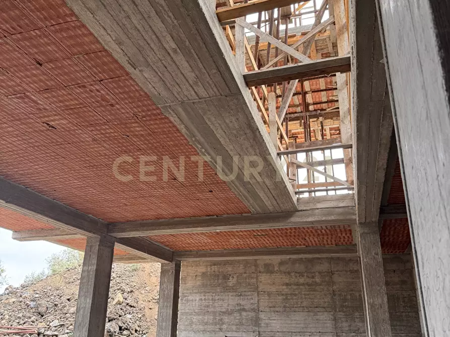 Immagine 2 di Villa in vendita  in Via Nino Martoglio S.N. a Aci Castello