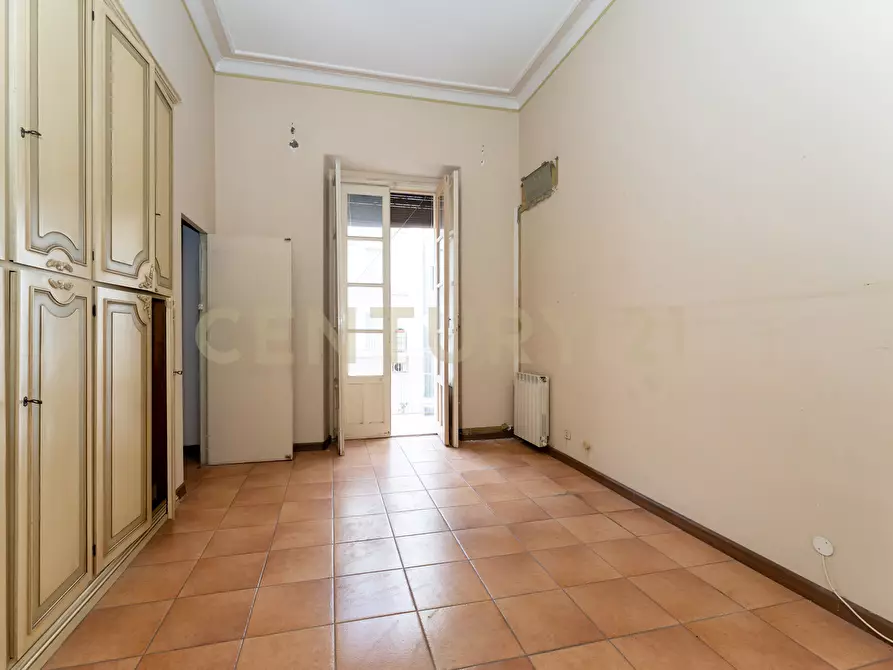 Immagine 48 di Pentalocale in vendita  in Via Milano 60 a Catania