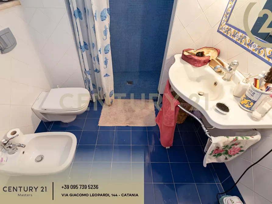 Immagine 97 di Pentalocale in vendita  in Via Etnea 196 a Catania