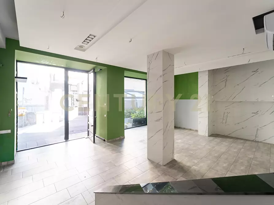 Immagine 20 di Locale commerciale in vendita  in Via Mario Sangiorgi 56 a Catania