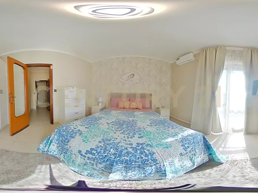 Immagine 57 di Quadrilocale in vendita  in Via Jacopo Vignerio 5 a Catania