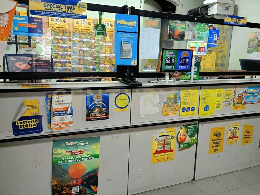 Immagine 6 di Tabaccheria in vendita  in Via Dafnica 104 a Acireale