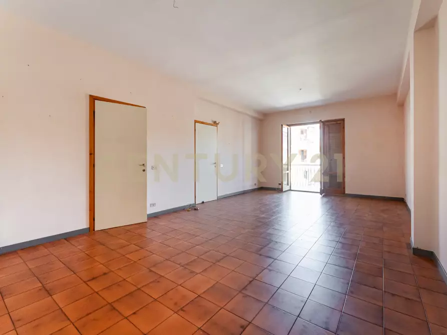 Immagine 11 di Trilocale in vendita  in Via Nazionale a Aci Castello