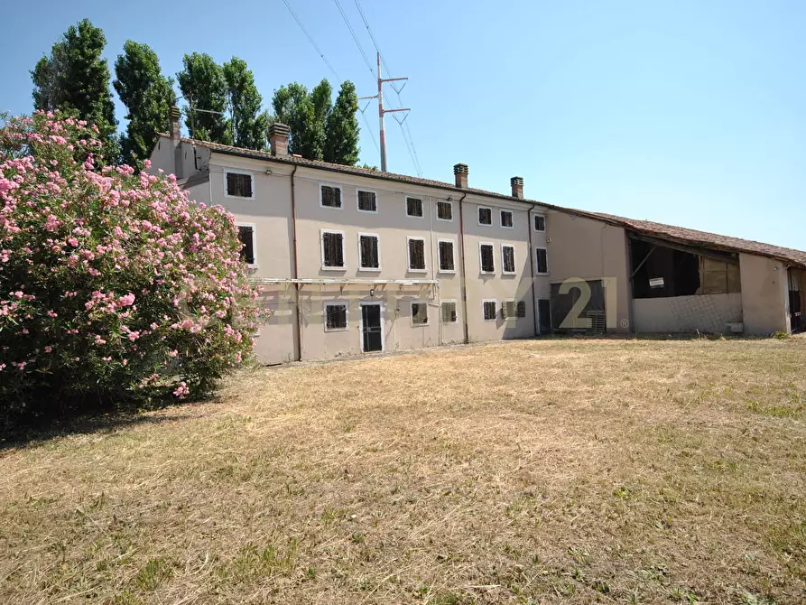 Immagine 28 di Palazzo in vendita  in Via Padovana 1a a Arcole