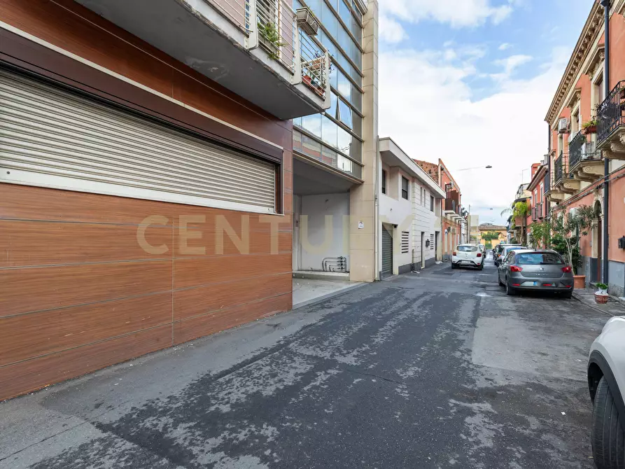 Immagine 49 di Trilocale in vendita  in Via Ruggero Leoncavallo 5 a Catania