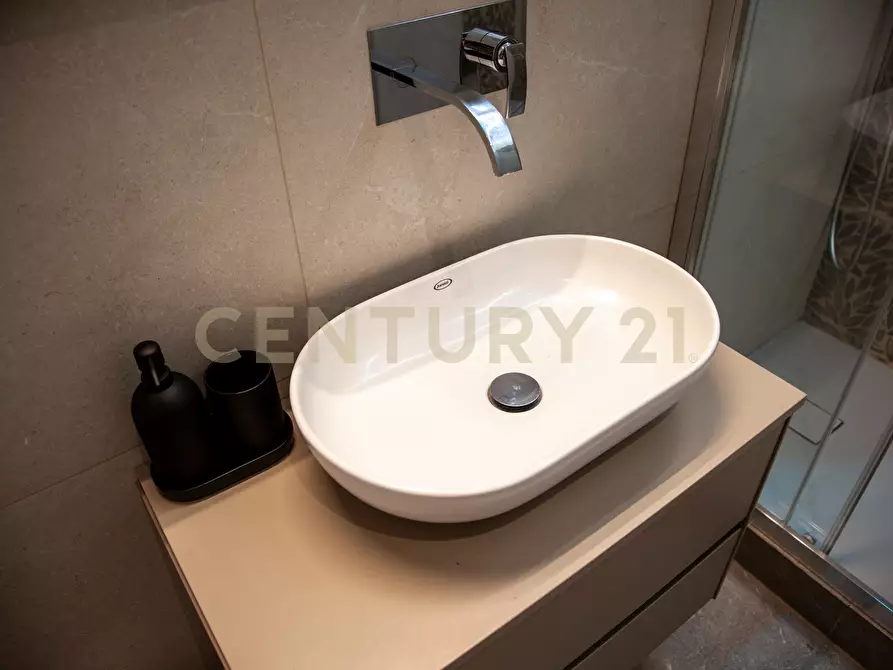 Immagine 22 di Bilocale in affitto  in Via Montecristo 10 a Roma