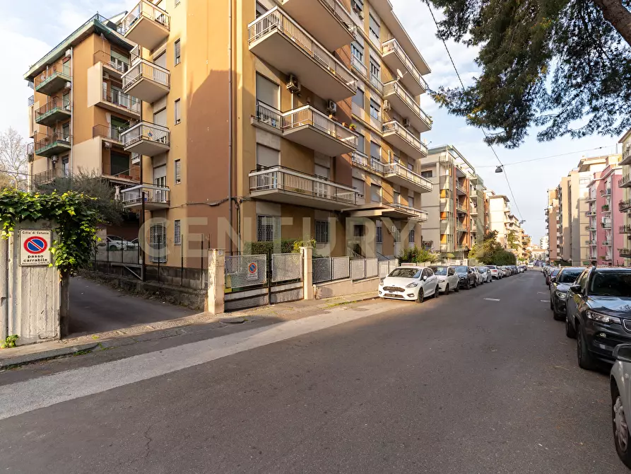 Immagine 31 di Pentalocale in vendita  in Viale Andrea Doria 13 a Catania
