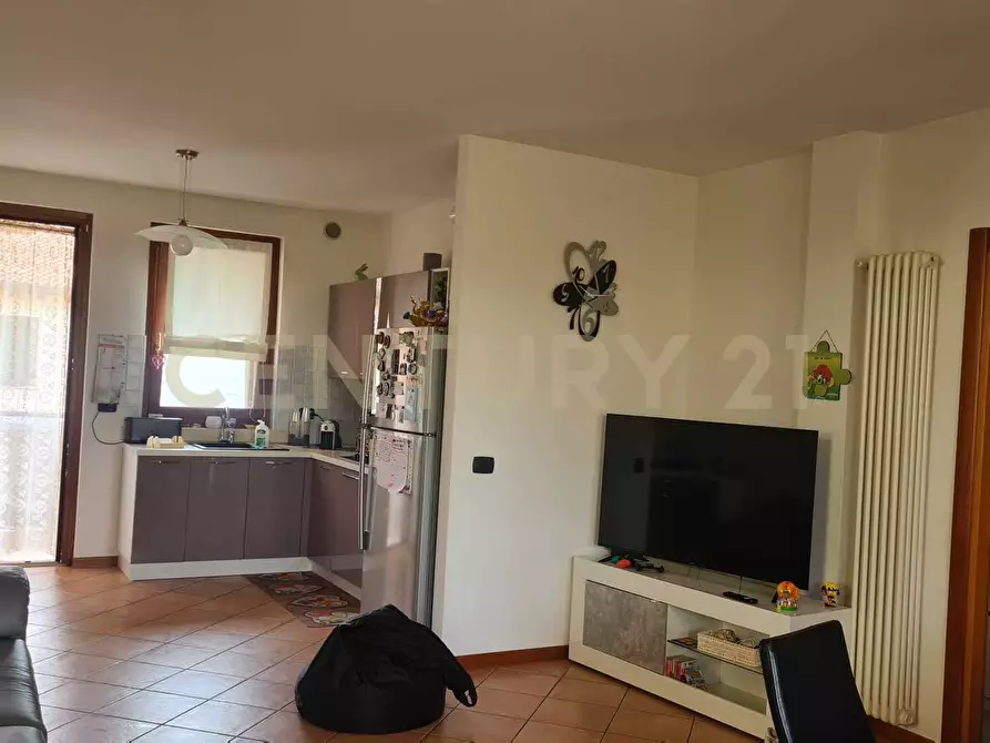 Immagine 2 di Trilocale in vendita  in Via XXV Aprile 3 a Castelnuovo Del Garda
