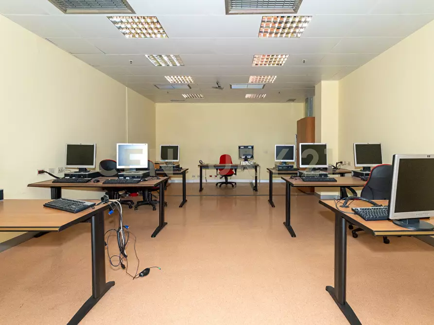 Immagine 35 di Attività artigianale in vendita  in Strada III Mimosa 14 a Catania