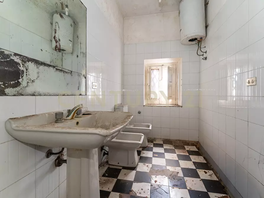 Immagine 34 di Villa in vendita  in Via Galermo 152 a Catania