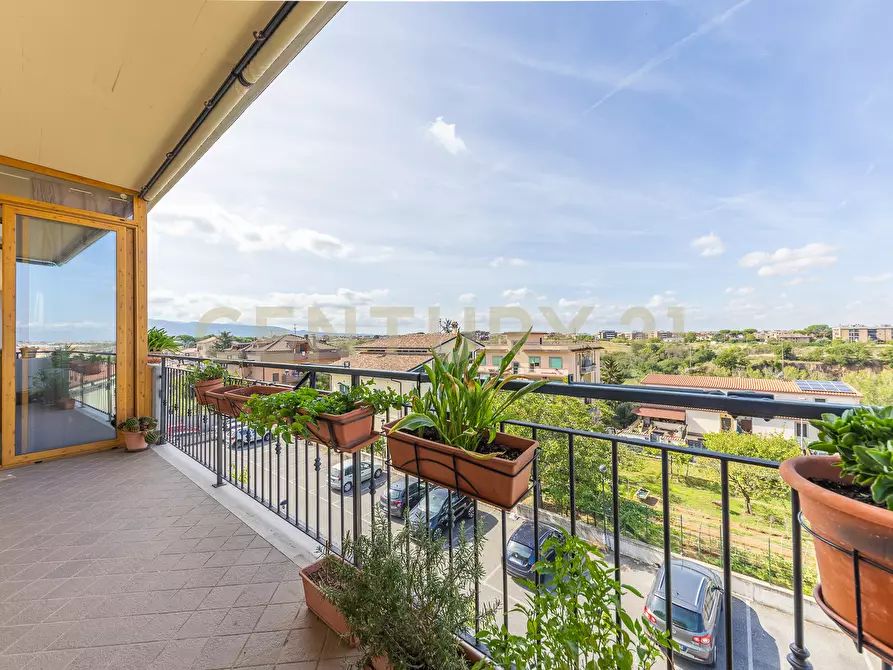 Immagine 21 di Bilocale in vendita  in Via Pollutri 6 a Roma