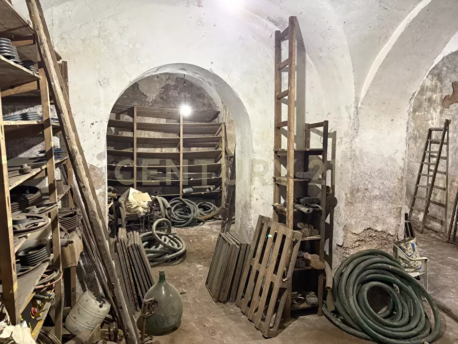 Immagine 66 di Locale commerciale in vendita  in Via 6 Aprile 59 a Catania