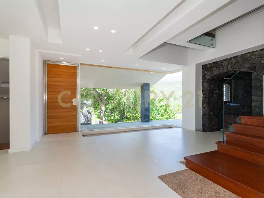 Immagine 26 di Villa in vendita  in SS284 a Adrano