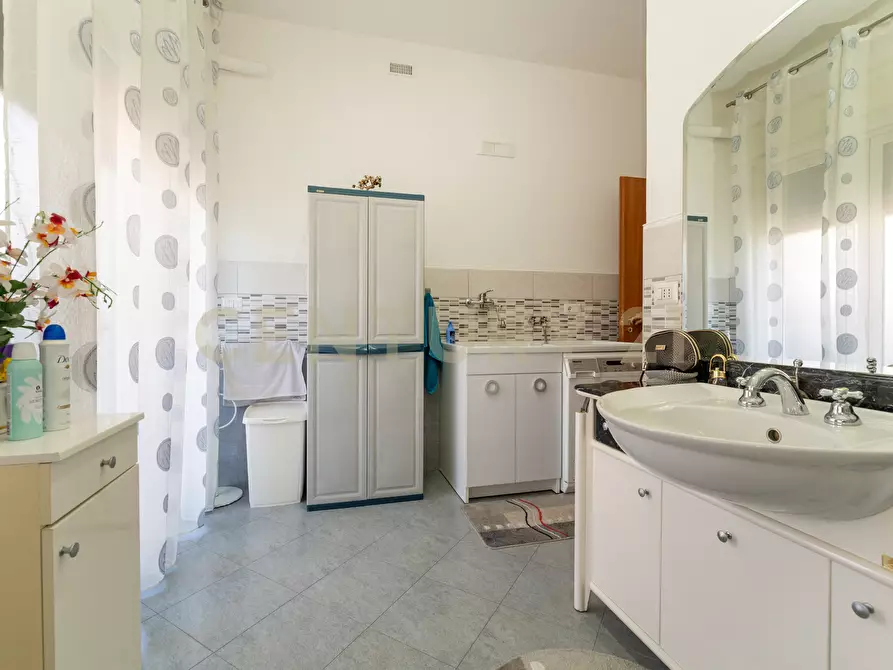 Immagine 41 di Trilocale in vendita  in Via Riccardo Wagner 50 a Acireale