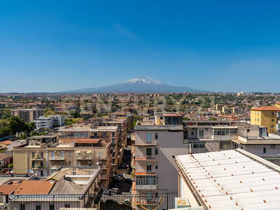 Immagine 49 di Attico in vendita  in Viale Mario Rapisardi 314 a Catania