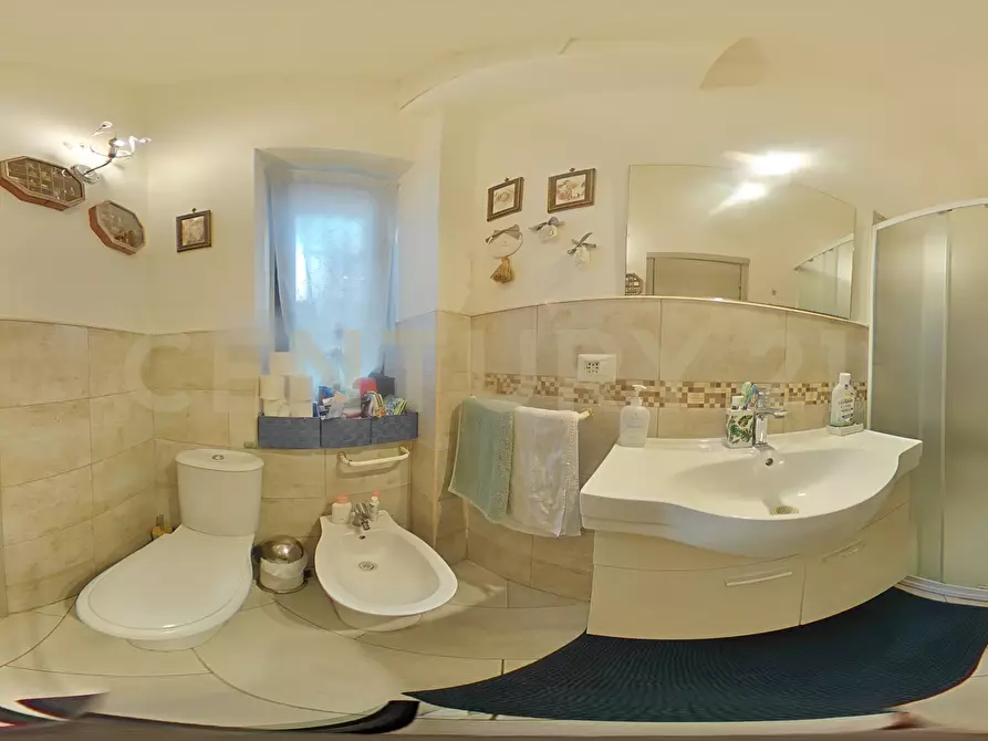 Immagine 28 di Bilocale in vendita  in via adelia 98 a Catania