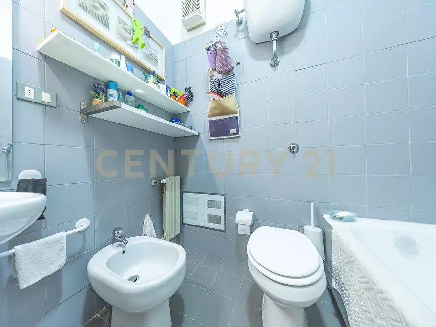 Immagine 21 di Trilocale in vendita  in Via Paolo Barison 14 a Roma