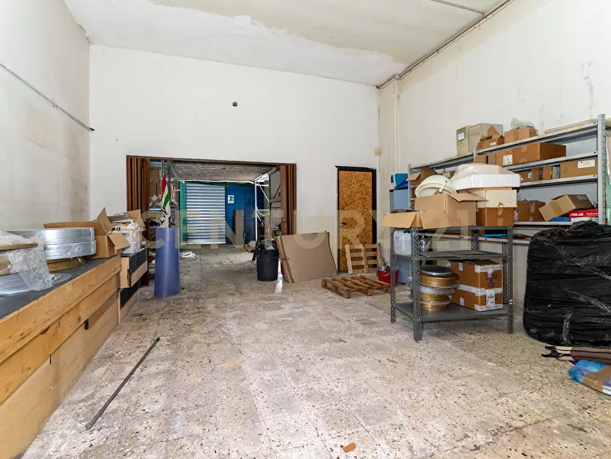 Immagine 31 di Magazzino in vendita  in Via Convento del Carmine 6 a Tremestieri Etneo