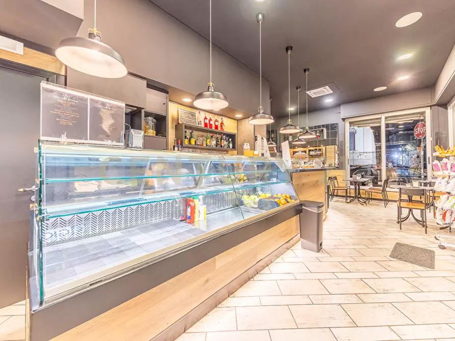 Immagine 3 di Bar / Ristorante in vendita  in Via Reno 2 a Roma