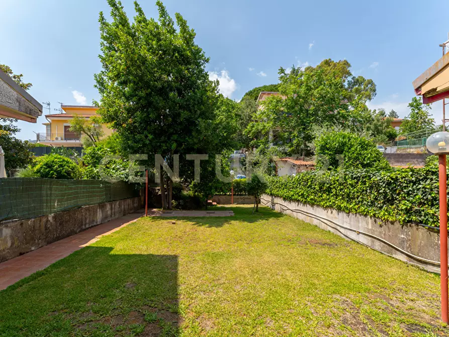 Immagine 45 di Villa in vendita  in Via Libertà 1 a Mascalucia