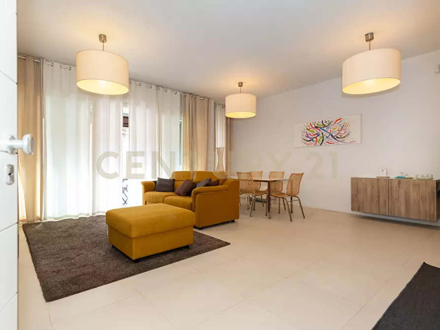 Immagine 9 di Trilocale in vendita  in Via Ruggero Leoncavallo 5 a Catania