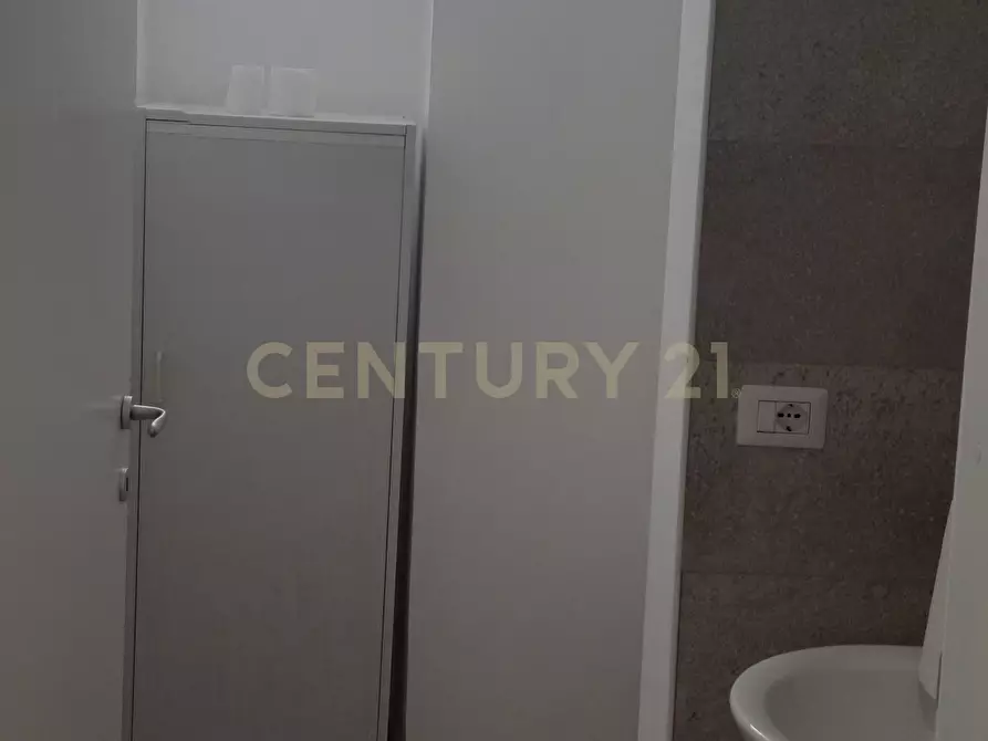 Immagine 9 di Locale commerciale in vendita  in Via Mura di Ponente 69 a Orbetello