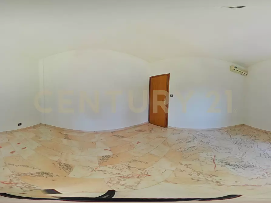 Immagine 55 di Pentalocale in affitto  in Viale Lorenzo Bolano 45 a Catania