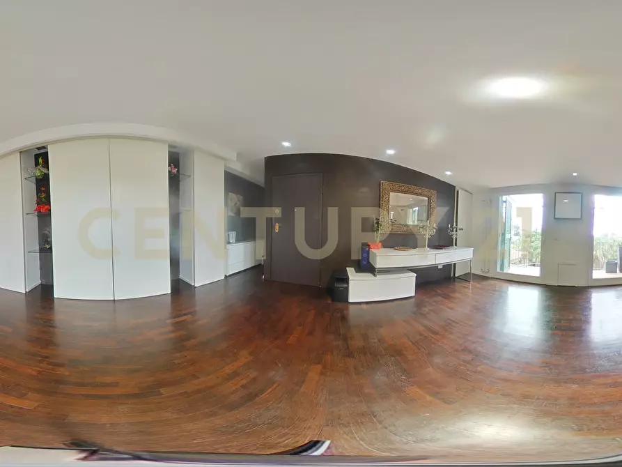 Immagine 66 di Attico in vendita  in Via Maria Gianni 85 a Catania