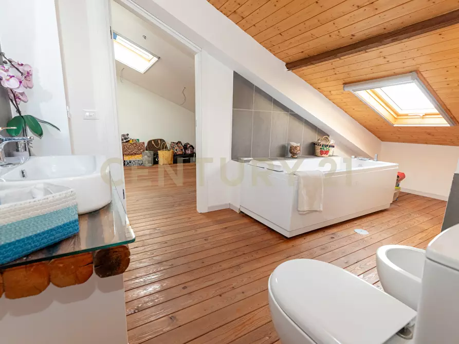 Immagine 24 di Appartamento in vendita  in Via Giovanni Guglielmino 74 a Tremestieri Etneo