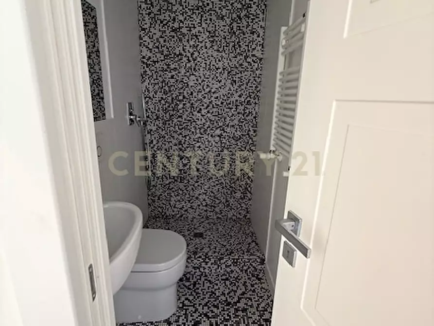 Immagine 58 di Trilocale in affitto  in Via Montecristo 10 a Roma