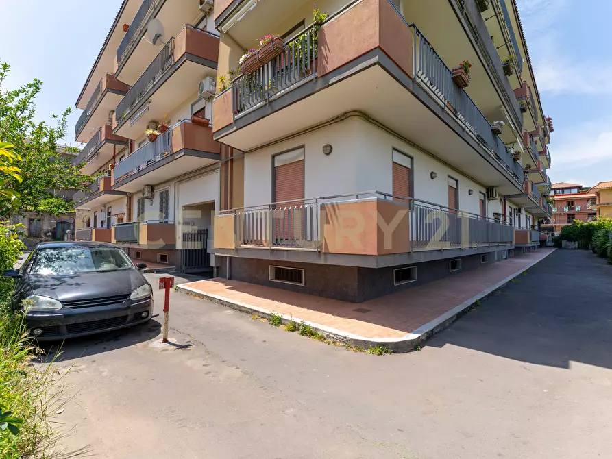 Immagine 10 di Quadrilocale in vendita  in Via Croce 72 a Aci Catena