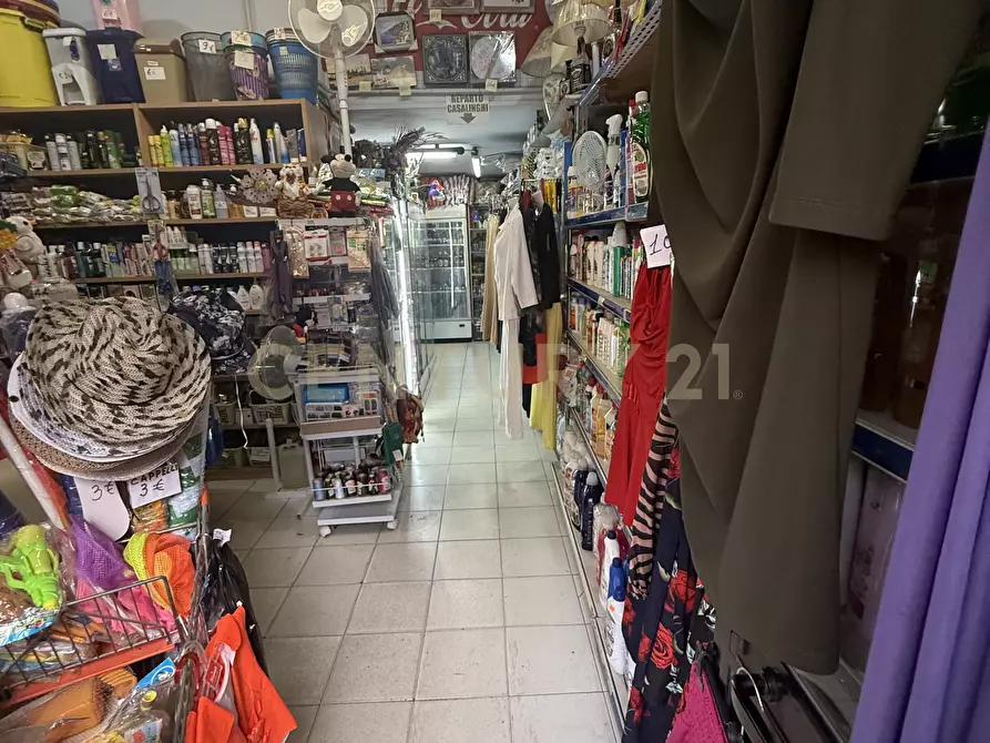 Immagine 17 di Attività commerciale in vendita  in Via Orto Limoni 18 a Catania