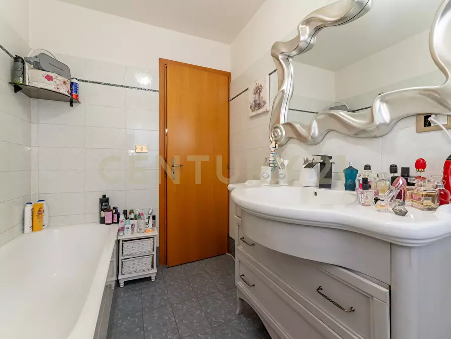 Immagine 13 di Appartamento in vendita  in Via Rua 78 a Aci Catena