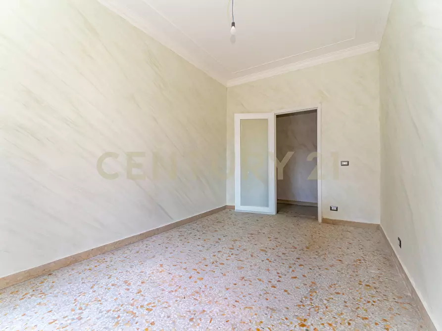 Immagine 20 di Quadrilocale in affitto  in Via Genova 64 a Catania